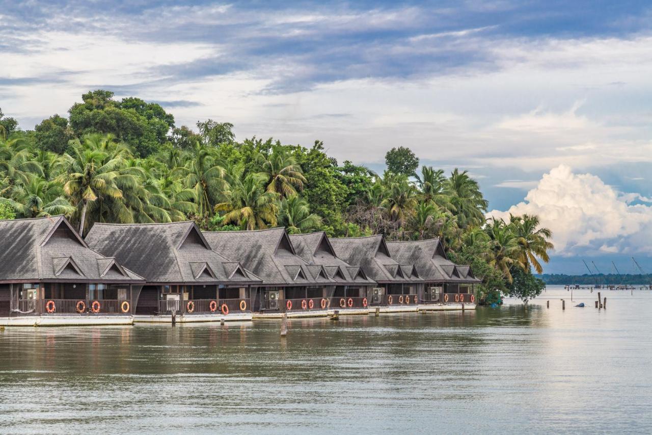 Club Mahindra Ashtamudi Hotel Nīndakara Exterior foto