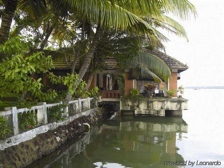 Club Mahindra Ashtamudi Hotel Nīndakara Exterior foto