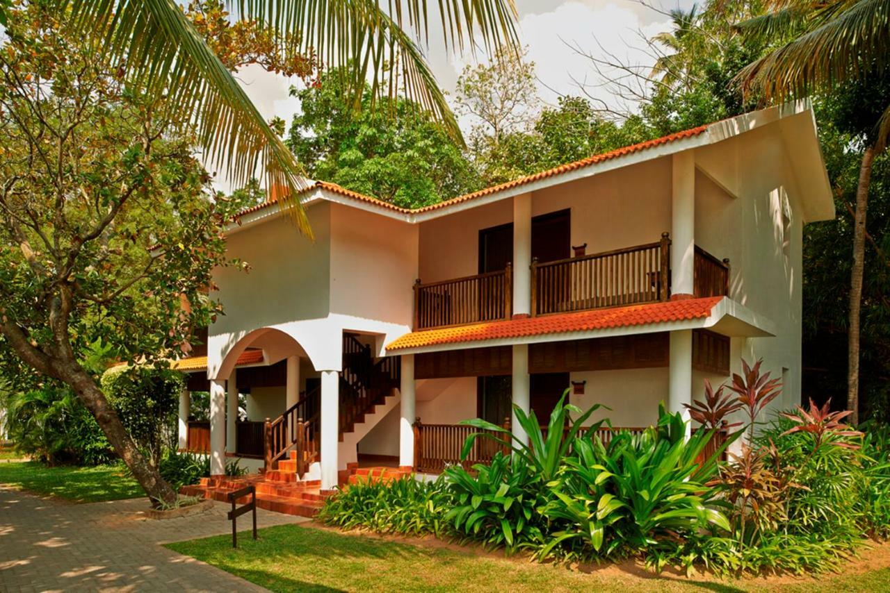 Club Mahindra Ashtamudi Hotel Nīndakara Exterior foto