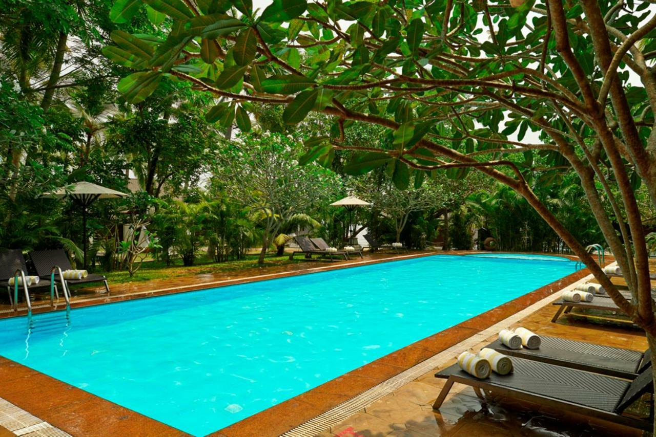 Club Mahindra Ashtamudi Hotel Nīndakara Exterior foto