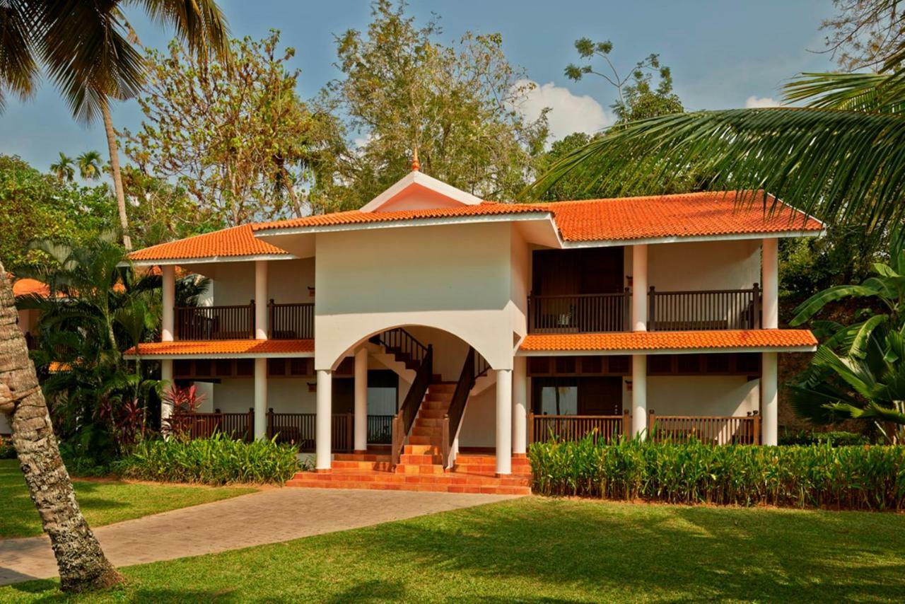 Club Mahindra Ashtamudi Hotel Nīndakara Exterior foto