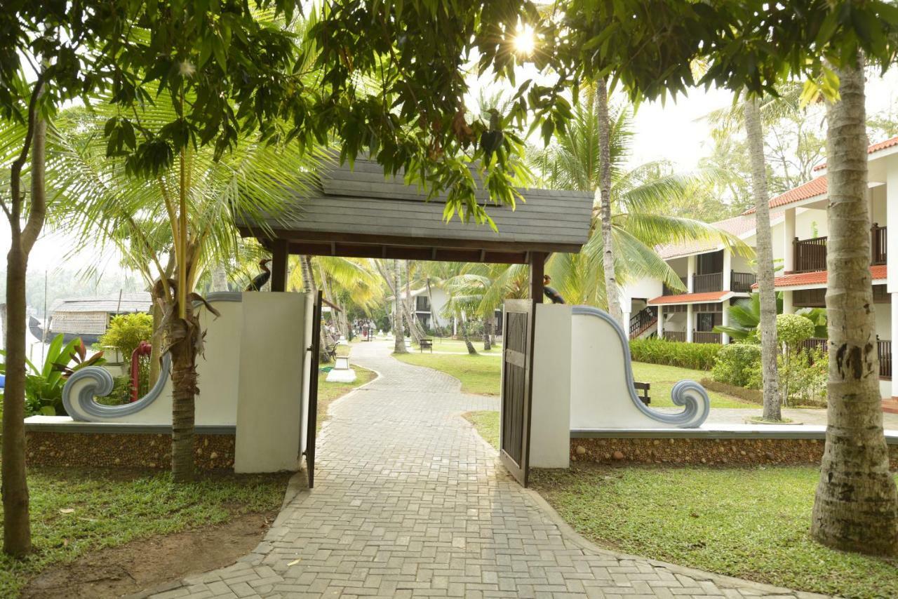 Club Mahindra Ashtamudi Hotel Nīndakara Exterior foto